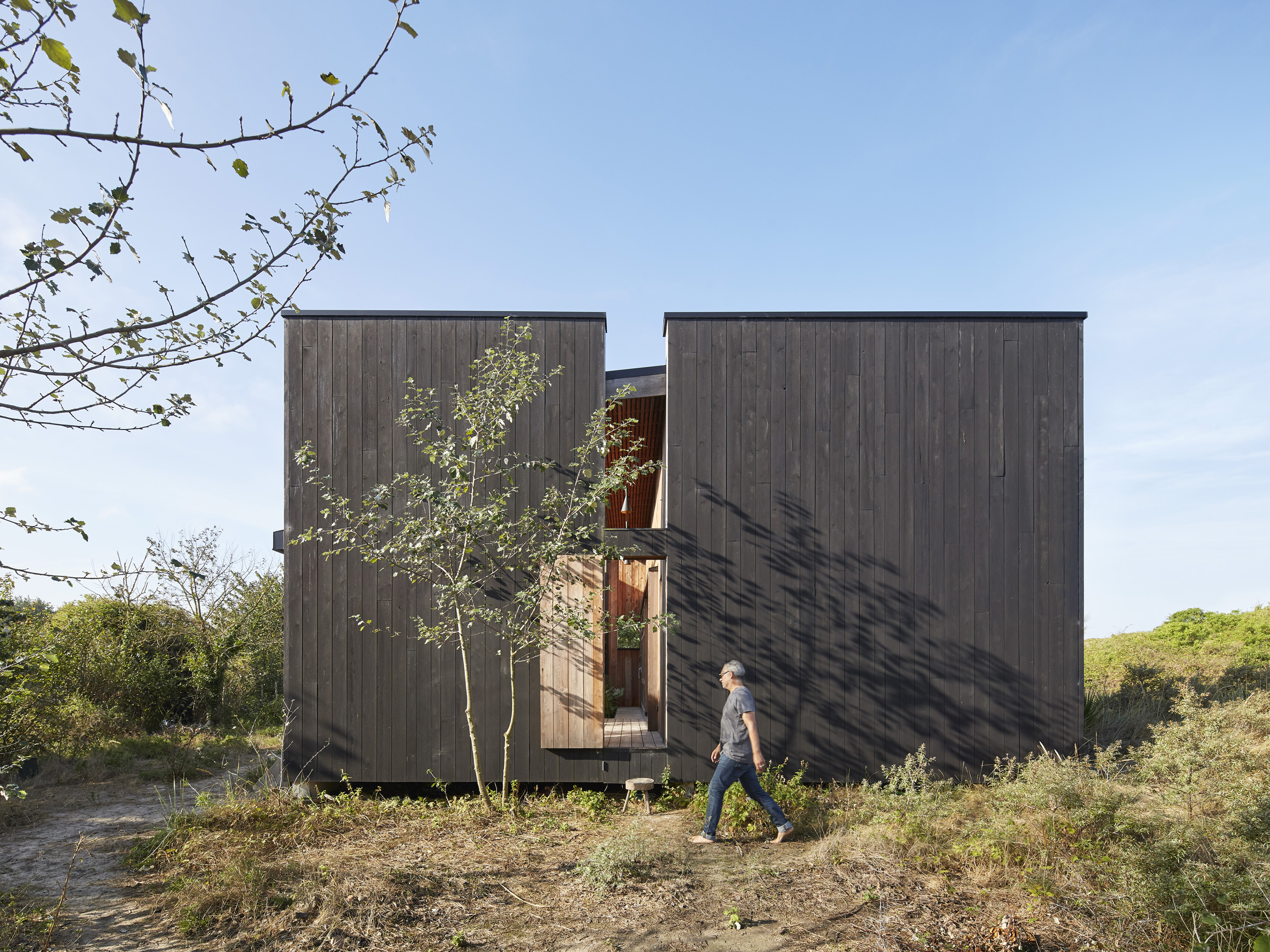 Maison devant la dune