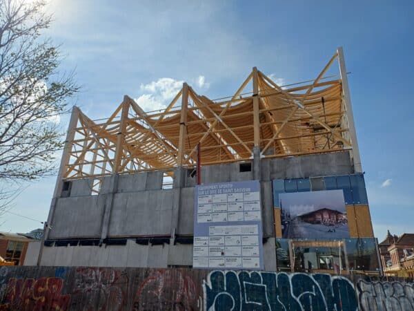 Visite de chantier de la salle multisports Passivhaus à Lille Saint-Sauveur le 3 avril 2025