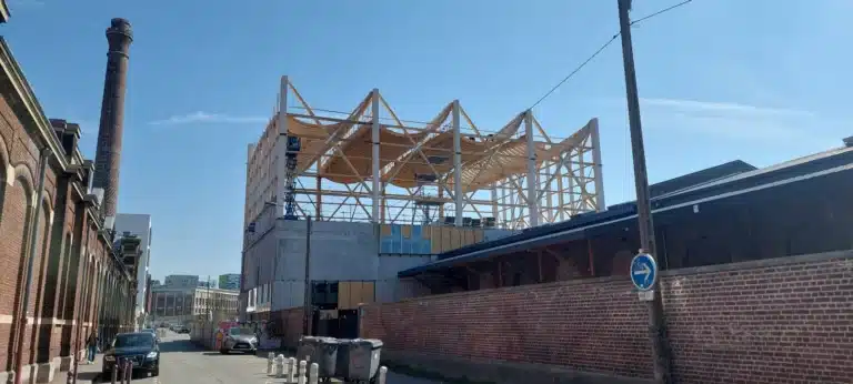 Visite de chantier de la salle multisports Passivhaus à Lille Saint-Sauveur le 3 avril 2025