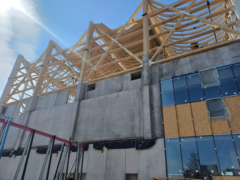 Visite de chantier de la salle multisports Passivhaus à Lille Saint-Sauveur le 3 avril 2025